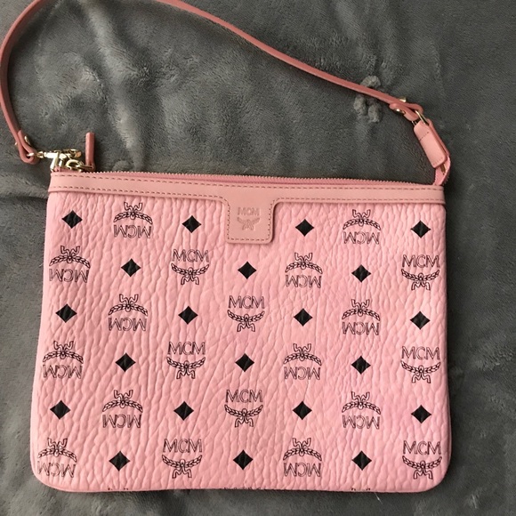 mcm hand wallet